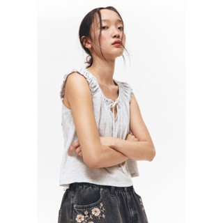 H&M(เอชแอนด์เอ็ม) เสื้อท็อปผ้าจอร์ซีย์ดีไซน์จับจีบ ผู้หญิง 1…