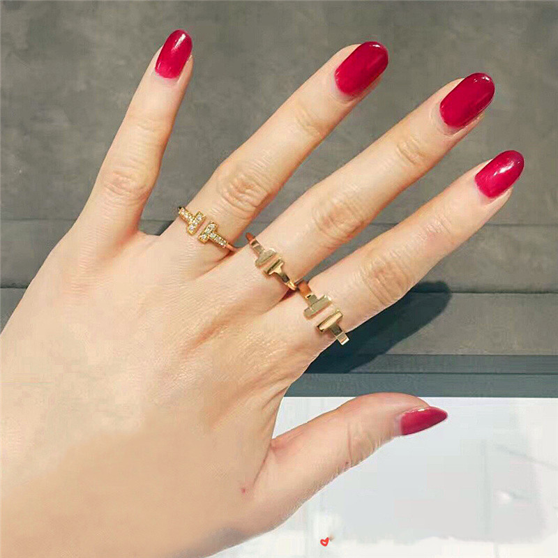 TIFFANY & CO ทิฟฟานี่ & ร่วม. แหวนคู่รักเพชรโรสโกลด์และขาวสําหรับคนรักปี 2026 40