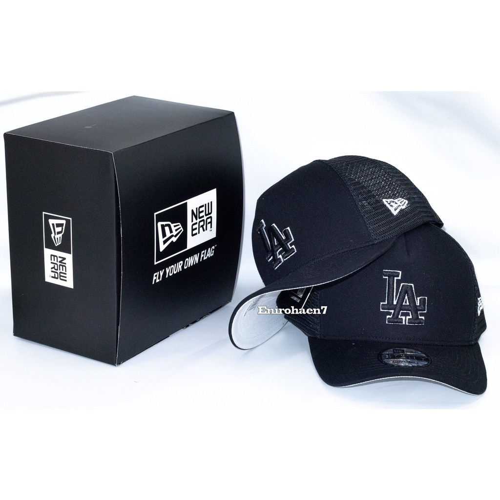 OP4 LA การออกแบบโลโก้สีดําปรับทุกขนาดสิ่งทอลายทแยงผ้าฝ้าย Trucker Cap 55-59 ซม.สําหรับ Unisex