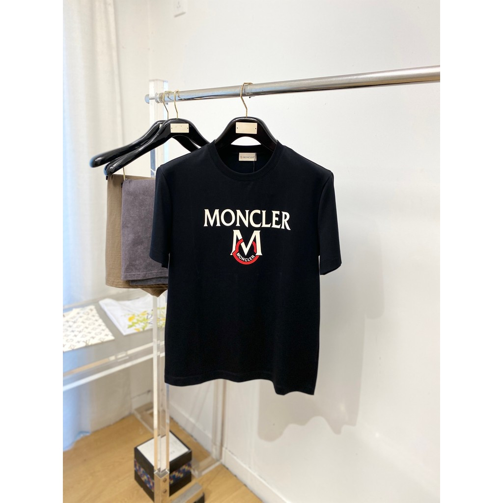 MONCLER ฤดูร้อนแขนสั้นเสื้อยืดขนาดใหญ่สไตล์คลาสสิกแสงหรูหราทุกวันฤดูร้อนหลวม Bottoming รอบคอแนวโน้มฤ