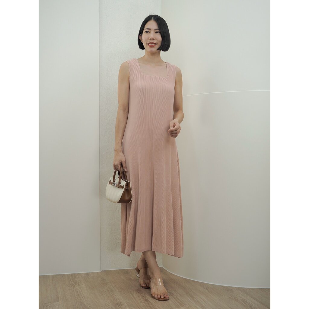 2MUAY รุ่น GJO2054 เดรสพลีทคุณภาพ THICK SLEEVELESS SQUARE NECK PLEATED DRESS 10 สี FREE SIZE