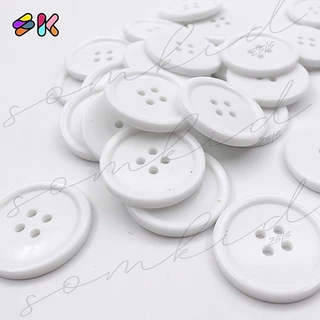 somkid กระดุมพลาสติกเนื้อดี 4รู ขอบเล็ก ขนาด 20mm(Size32L) และขนาด25mm(size40L) แซ็กเครื่องจักรได้ สอยมือได้