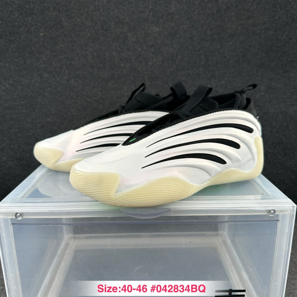 รองเท้าบาสเก็ตบอลส้นสูง Harden Vol9 ออกแบบมาเพื่อลดแรงกระแทกและกันลื่น