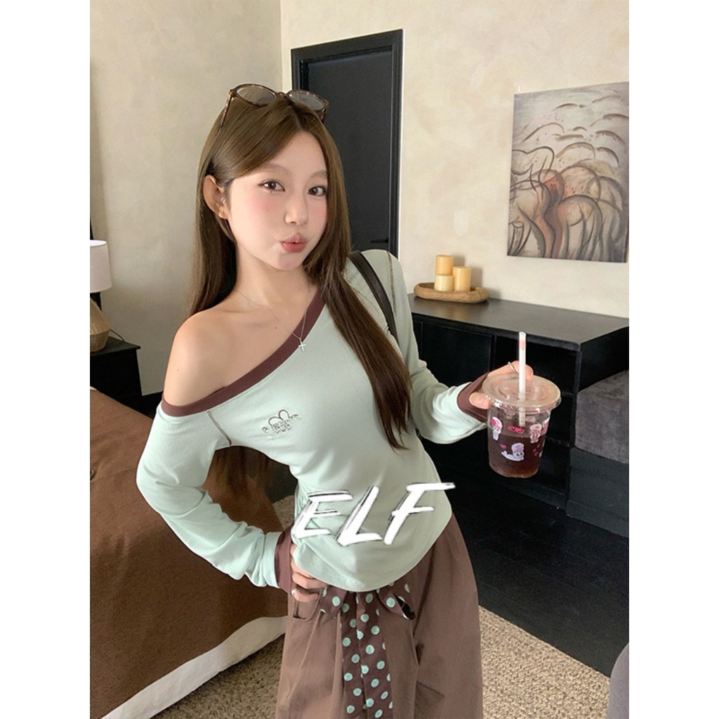 เสื้อยืดแขนยาวเปิดไหล่สำหรับผู้หญิง เหมาะสำหรับฤดูใบไม้ร่วงและใช้งานได้หลากหลายโอกาส