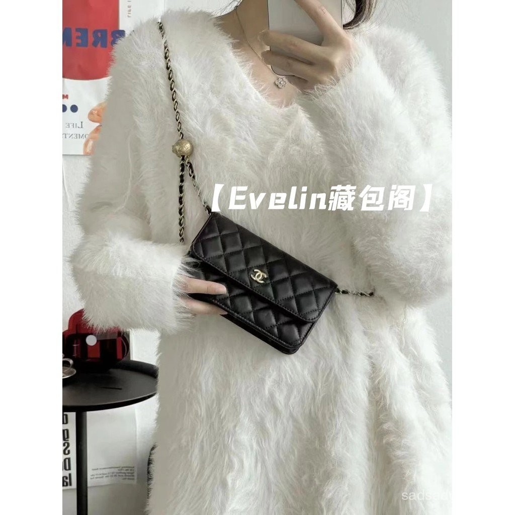 Chanel 23C Golden Ball กระเป๋าคล้องคอนำโชค แบบ Mini WOC สำหรับใส่มือถือ