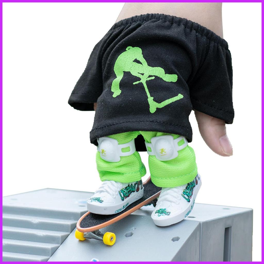 Finger Skateboard Set Finger Scooter Mini Skateboard พร้อมกางเกงและรองเท้า Interactive Finger Board 