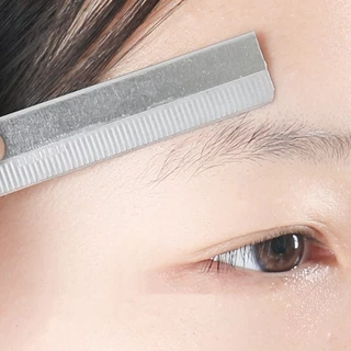 Crystal ใบมีดกันคิ้ว 10ชิ้น/กล่อง ใบมีดตัดขนคิ้ว มีดโกนขนนก ใบมีดโกน ใช้สำหรับโกนกันคิ้ว โกนหนวด