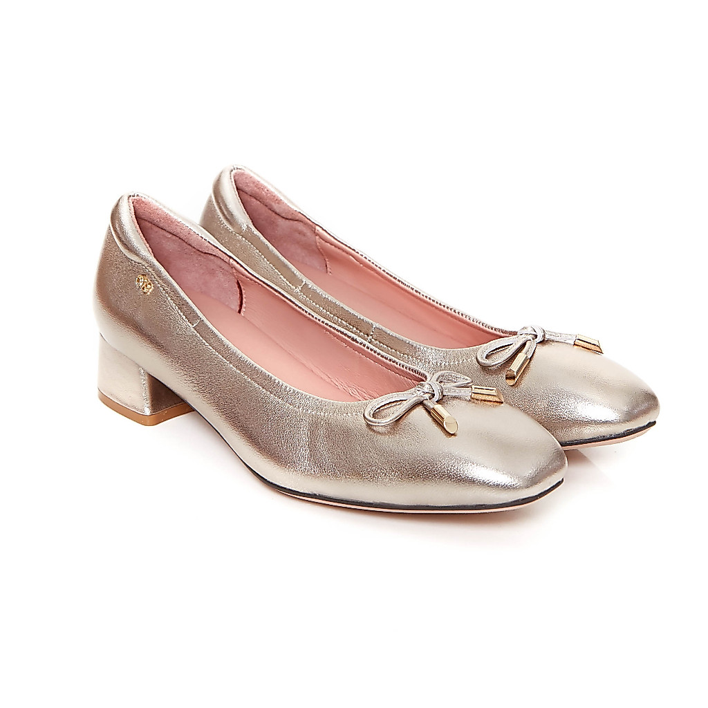 O&B รองเท้าหนังแกะ รุ่น AUDREY CLASSIC HEELS IN CHAMPAGNE-11243CS11010F_C3CPMT