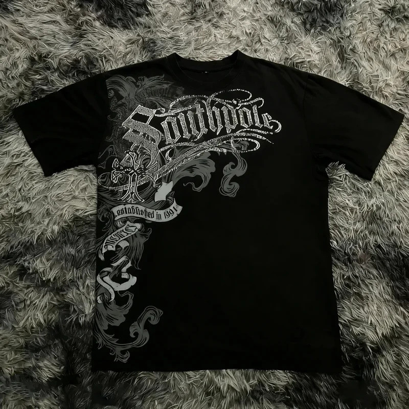 พร้อมส่ง เสื้อยืดผู้ชายลายโกธิค Y2K คลาสสิก โอเวอร์ไซส์ คอวี ผ้าฝ้ายแท้100% ใส่สบาย แฟชั่นสตรีท