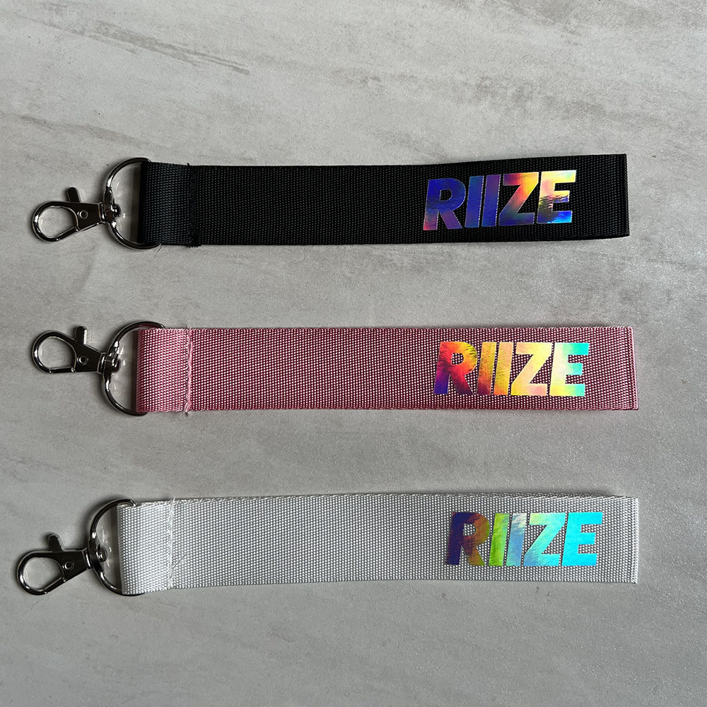 RIZE Mercandise Laser Phone Strap รับแถบชื่อกีตาร์พวงกุญแจจี้ Seunghan