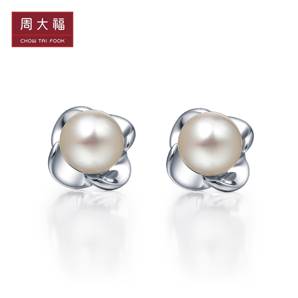 ต่างหูดีไซน์ดอกไม้สวยงามหรูหรา ทำจากเงินสเตอร์ลิง 925 และไข่มุก AQ32316