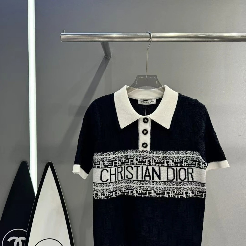 เสื้อผ้าผู้หญิง Awesome Awesome Awesome