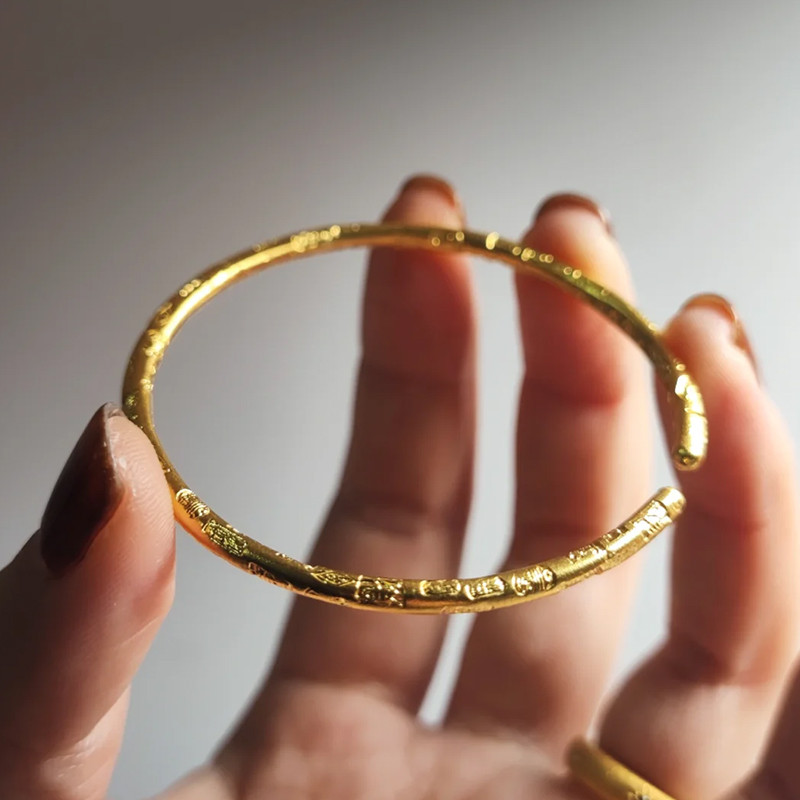 สร้อยข้อมือ coquette bracelet คํามงคลสร้อยข้อมือหญิงวิธีโบราณสีทองอารมณ์หญิงสไตล์จีนใหม่รูปแบบค้อนออ