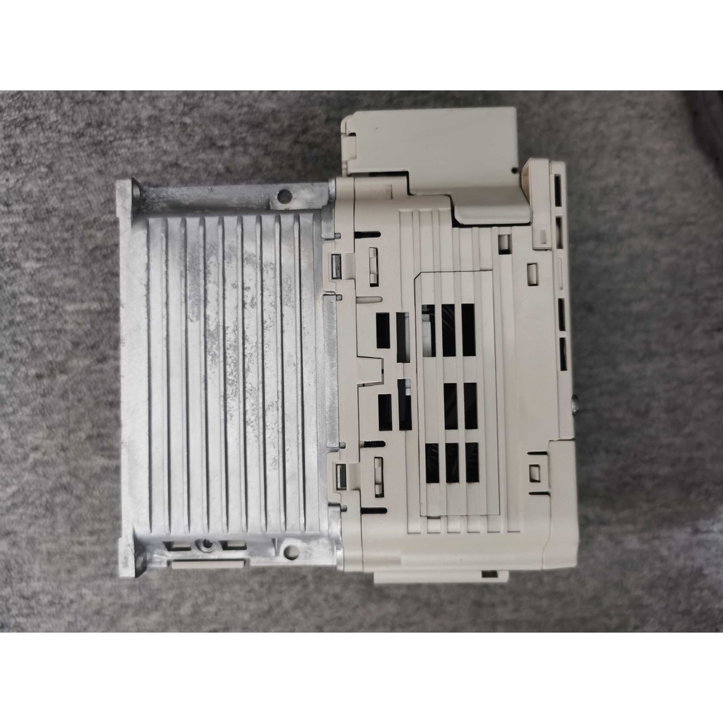 Anchuan อินเวอร์เตอร์ V1000 400V 3.7kw/5.5K CIMR-VU4A0011FAA VB4A0011BBA