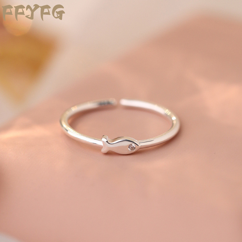 แหวนปลาทำจากเงินสเตอร์ลิง 925 แบบน่ารักสไตล์เรโทร พร้อมความหมายมงคล