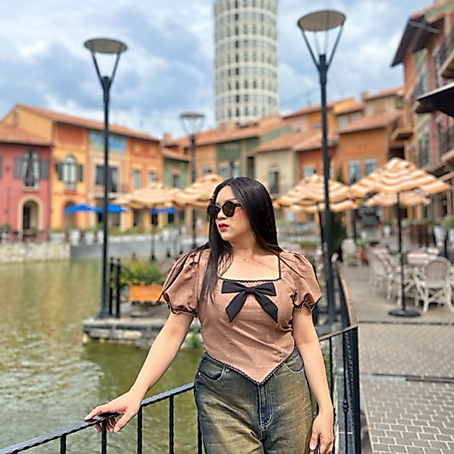 Maharani - เสื้อแขนสั้นชายV หลังสม็อค - อก 40-46 - #T126