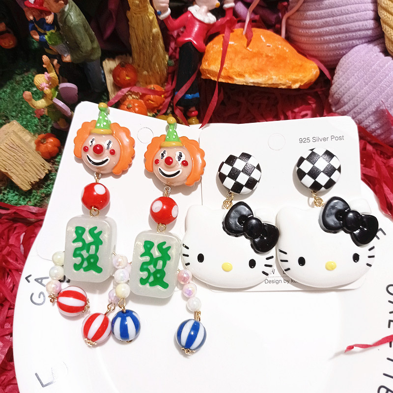 ต่างหูเงิน 925 ออกแบบเป็นคลอดมังกร-cartoon ตลกและน่ารัก สีดำและสีขาว