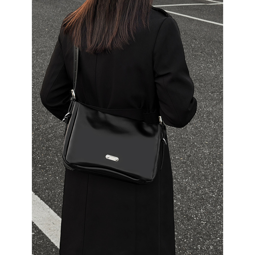 Thailand Lyn Brand กระเป๋า Tote ยอดนิยมปี 2025 สำหรับหญิง ลายใหม่ ฤดูใบไม้ผลิและฤดูร้อน ความจุมาก พร