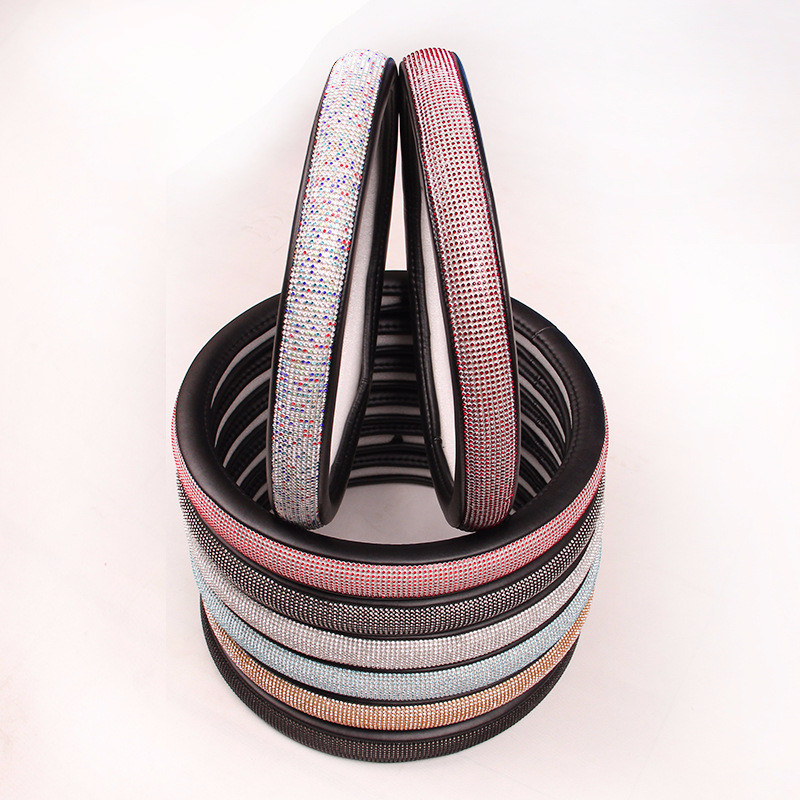 ที่หุ้มพวงมาลัยรถยนต์เพชร Four Seasons Universal แฟชั่นเทพธิดาตกแต่ง Grip Cover รถ 5BOJ