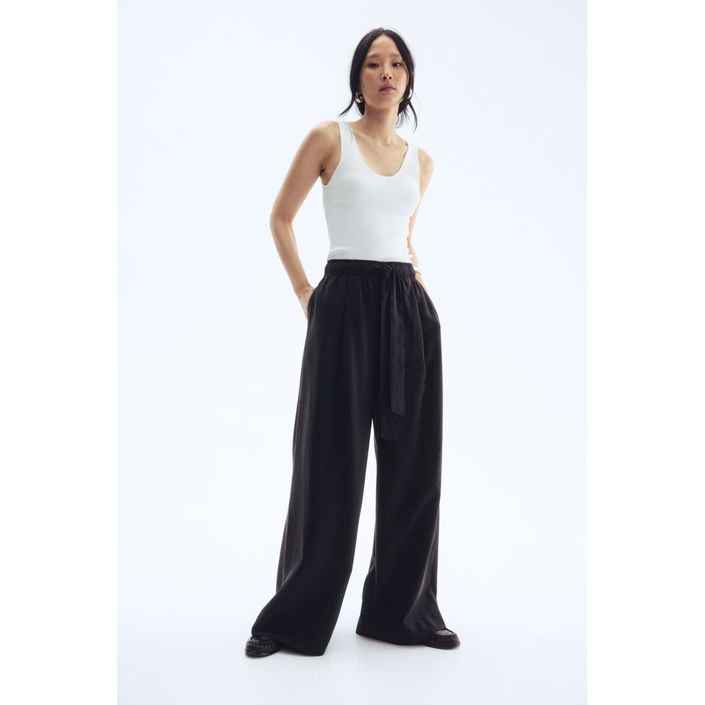 H&M(เอชแอนด์เอ็ม) กางเกงทรงมีเข็มขัดกว้าง Women Wide tie-belt trousers 1290779_2