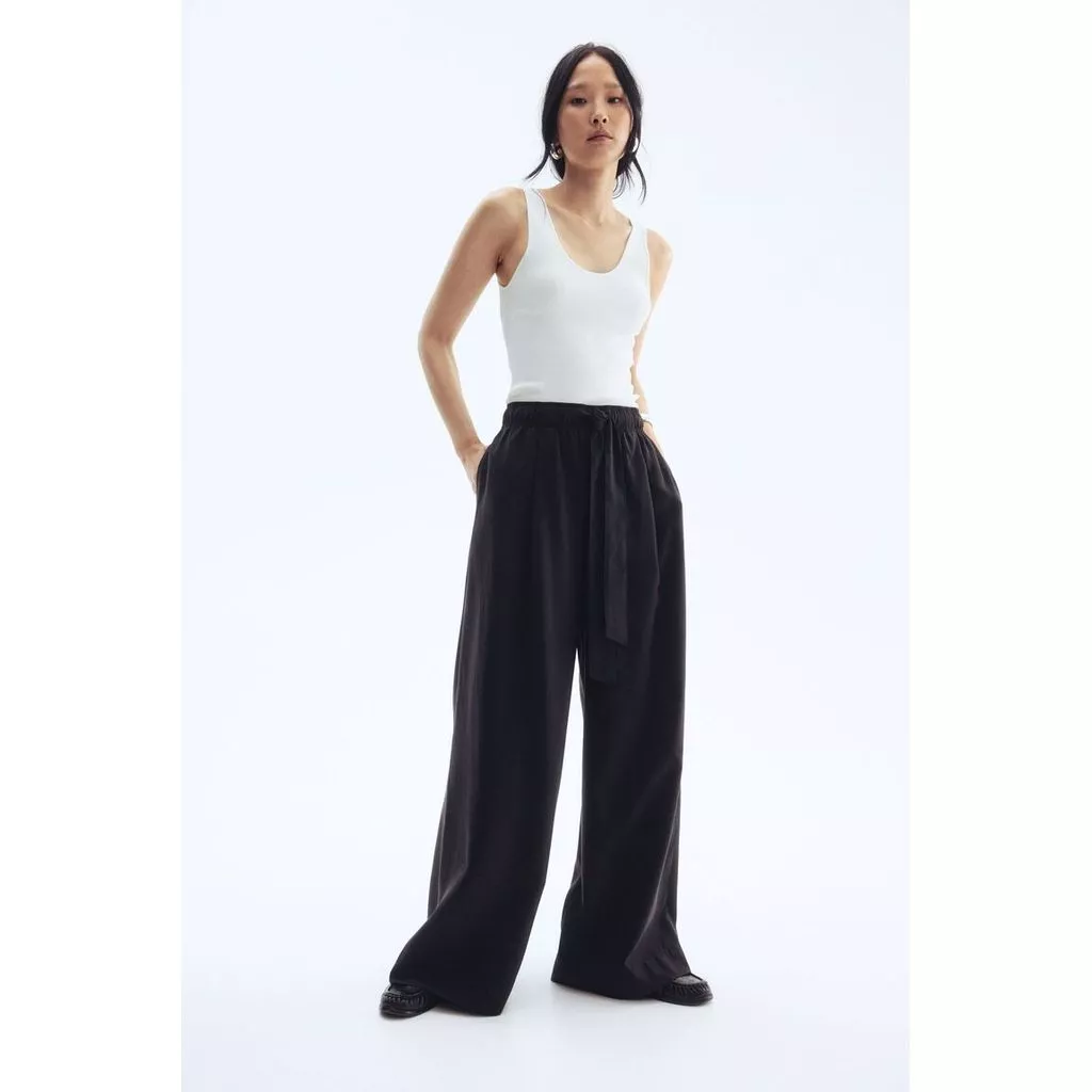 H&M(เอชแอนด์เอ็ม) กางเกงทรงมีเข็มขัดกว้าง Women Wide tie-belt trousers 1290779_2