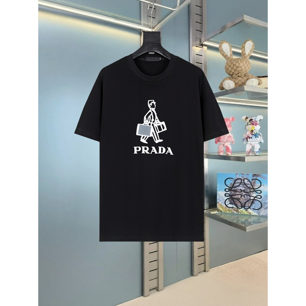 Prada/Prada 2026 เสื้อยืดแขนสั้นคอกลมสไตล์คู่ผู้ชายรอบคอ Raglan Sleeve Casual ขนาดใหญ่ Niche อินเทรน