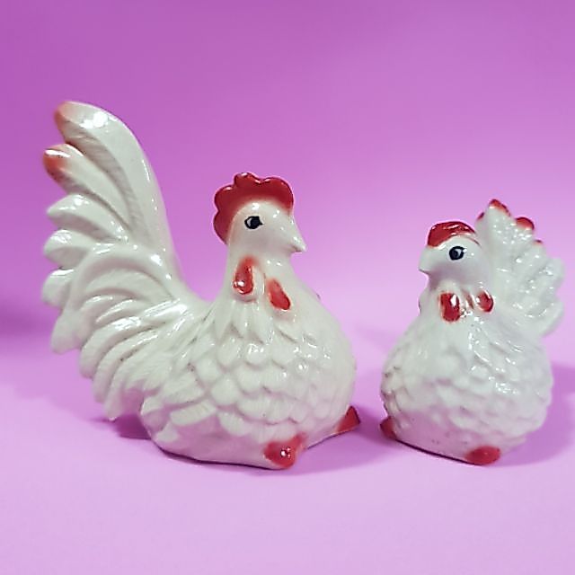 ไก่คู่รักเซรามิก เสริมดวงความรัก ถวายไอไข่