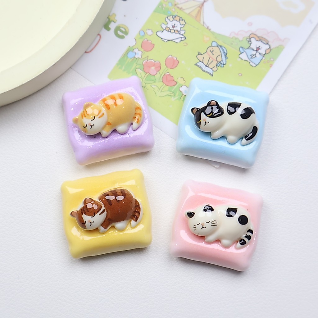 8PCS Sleep Cat พร้อมหมอนเรซิ่น Charms สําหรับ DIY (9-337)