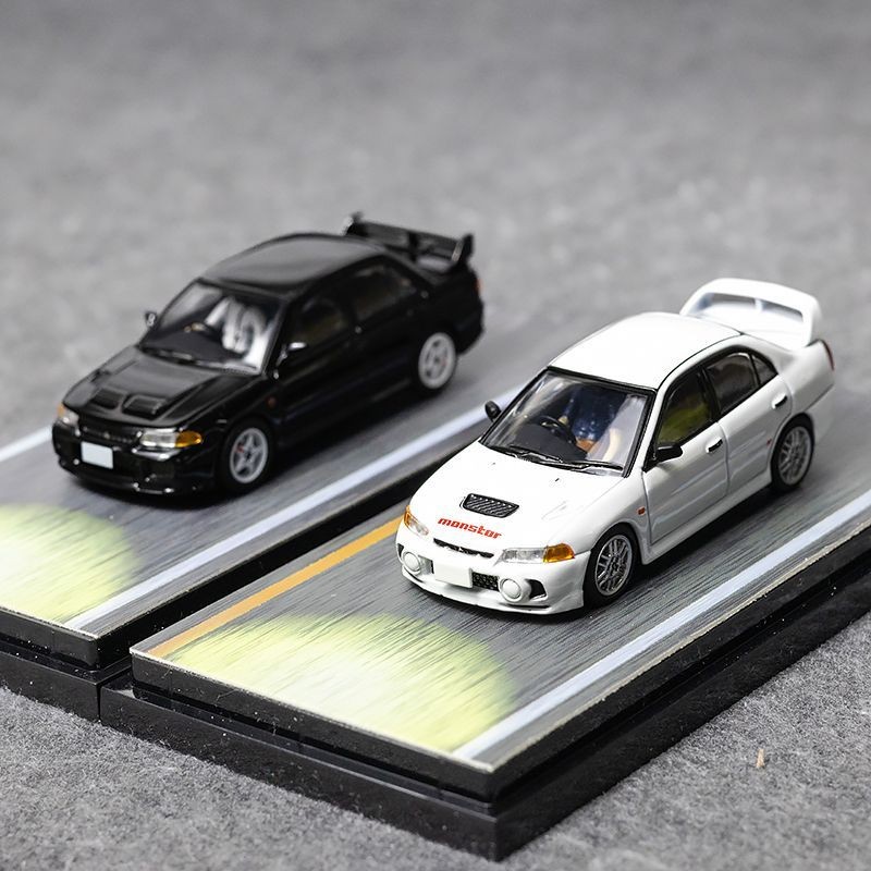 Hobby Japan 1: 64 Initial D Mitsubishi EVO 3 EVO 4 พร้อมตุ๊กตาโมเดลรถโลหะผสม