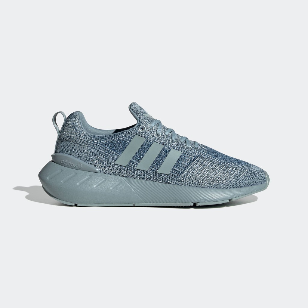 adidas ไลฟ์สไตล์ รองเท้า Swift Run 22 ผู้หญิง สีเทา GV7970