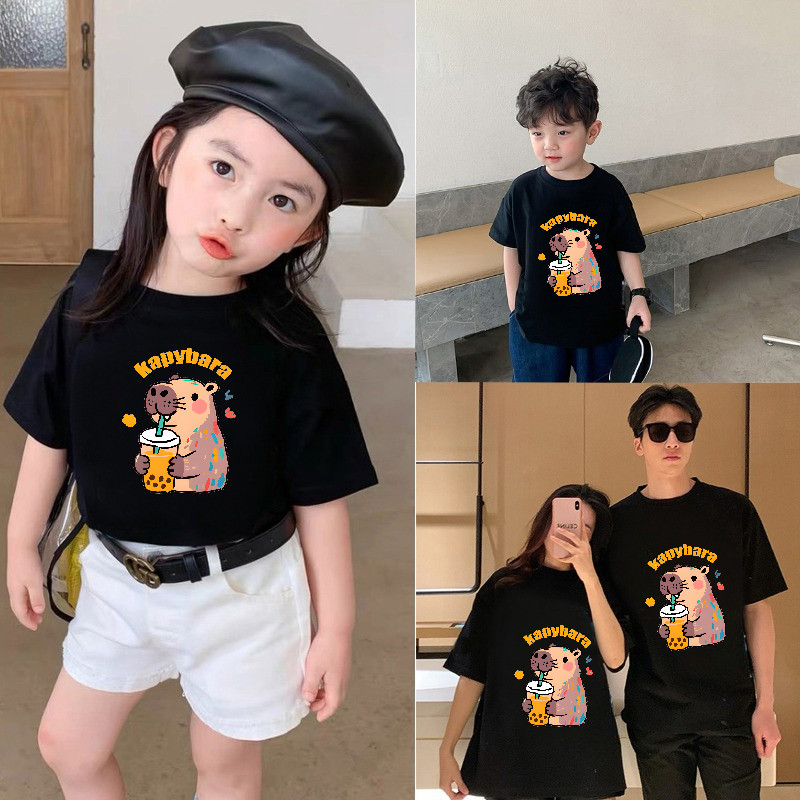 🔥พร้อมส่ง&COD🔥RINA STUDIO เสื้อผ้าพ่อแม่ลูกเสื้อยืด เสื้อยืดแขนสั้น มีรูปแบบการ์ตูนน่ารักปริ้นอยู่ 😍100% cotton#68