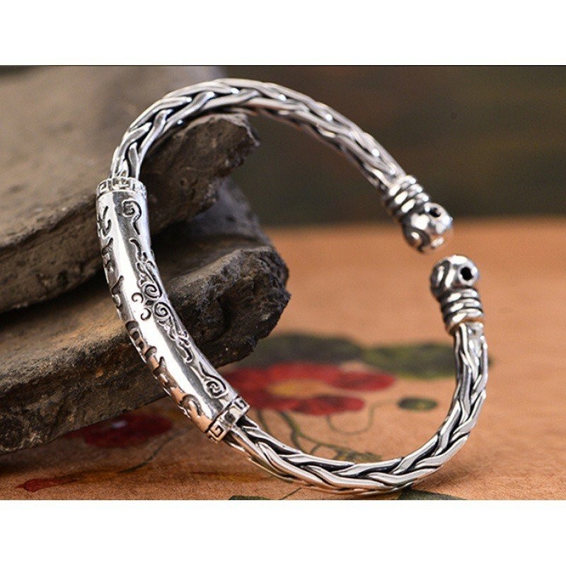 Luck Retro สร้อยข้อมือเงินสเตอร์ลิง S999 ดีไซน์.twist แบบคลาสสิก สำหรับทั้งผู้ชายและผู้หญิง ลายเก๋ S