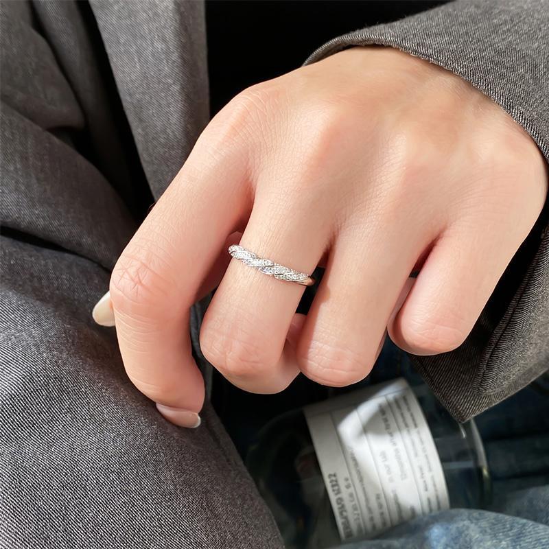Woven Radiance Ring แหวนเงินแท้ S925 [MERCELO]