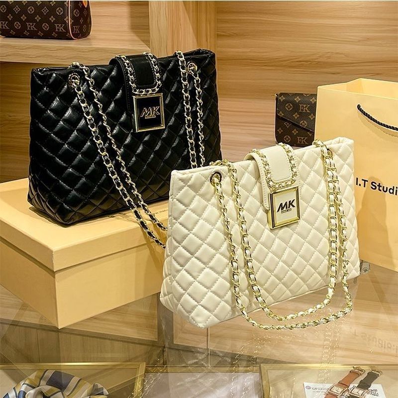 Mk mk Outing Counter Tote Bag Female Large-ความจุ Chanel Style Chain Bag Summer One-Shoulder Large B