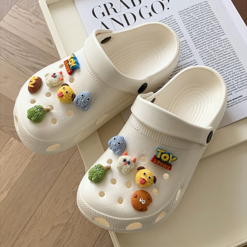 icy แบบใหม่ รองเท้าแตะแฟชั่นแบบสวมหัวโต รุ่นนี้ใครเท้าอวบบอกเลยว่าต้องเผื่อไซซ์ เค้าทำมาไม่ใหญ่มาก พื้นนิ่ม ใส่สบายX099 - รูปที่ 4