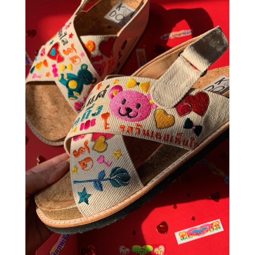 Cross Strap Thailand Influencer รองเท้าแตะผู้หญิงฤดูร้อน KUUDOO Designer Niche สองสวมใส่ชายหาดหนา So