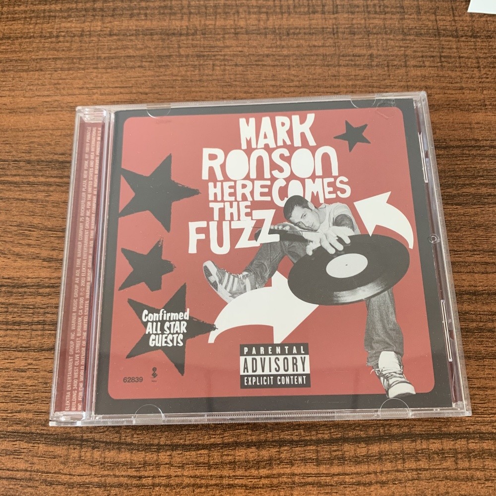 Mark Ronson Here มา The Fuzz (ไม่มีการปิดผนึก) huang