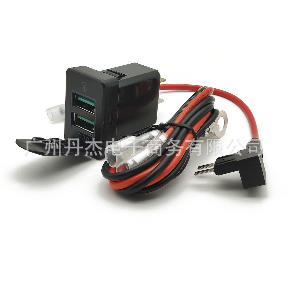 เหมาะสําหรับ Suzuki Jimny Hustler สไตล์ใหม่ดัดแปลง QC3.0 สมาร์ทชาร์จเร็วปลั๊กชาร์จ USB