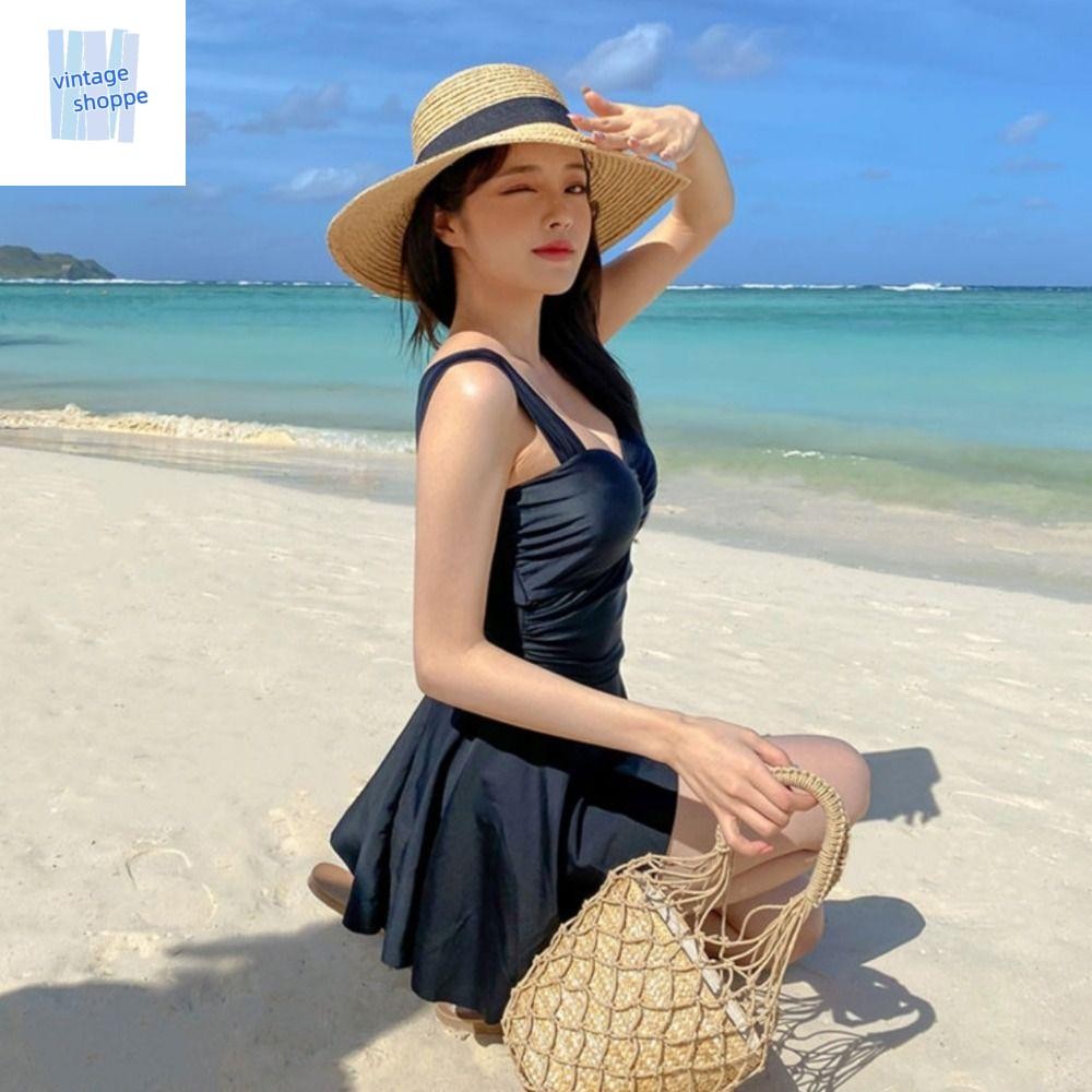 ชุดว่ายน้ำกระชับสัดส่วน Svelte ออกแบบเพื่อการว่ายน้ำและการพักผ่อนที่สะดวกสบาย