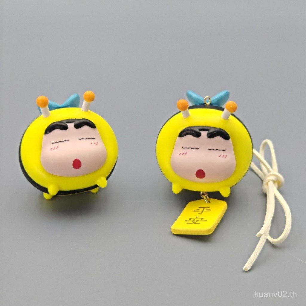 Bee Shin-Chan Crayon Shin-Chan Helper-Madeเครื่องประดับอะนิเมะจี้รถของขวัญห้องนั่งเล่นเดสก์ท็อปตุ๊กต