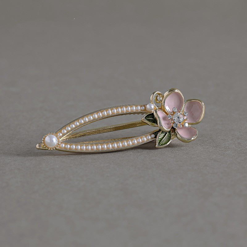 MAUROPOLI Oval Hollow-Gentle สไตล์ลูกไม้สีชมพูด้านข้างคลิปผม Pearl Diamond Embellishment เสริมจัดแต่งทรงผมประณีตคนขี้เกียจต้องมี
