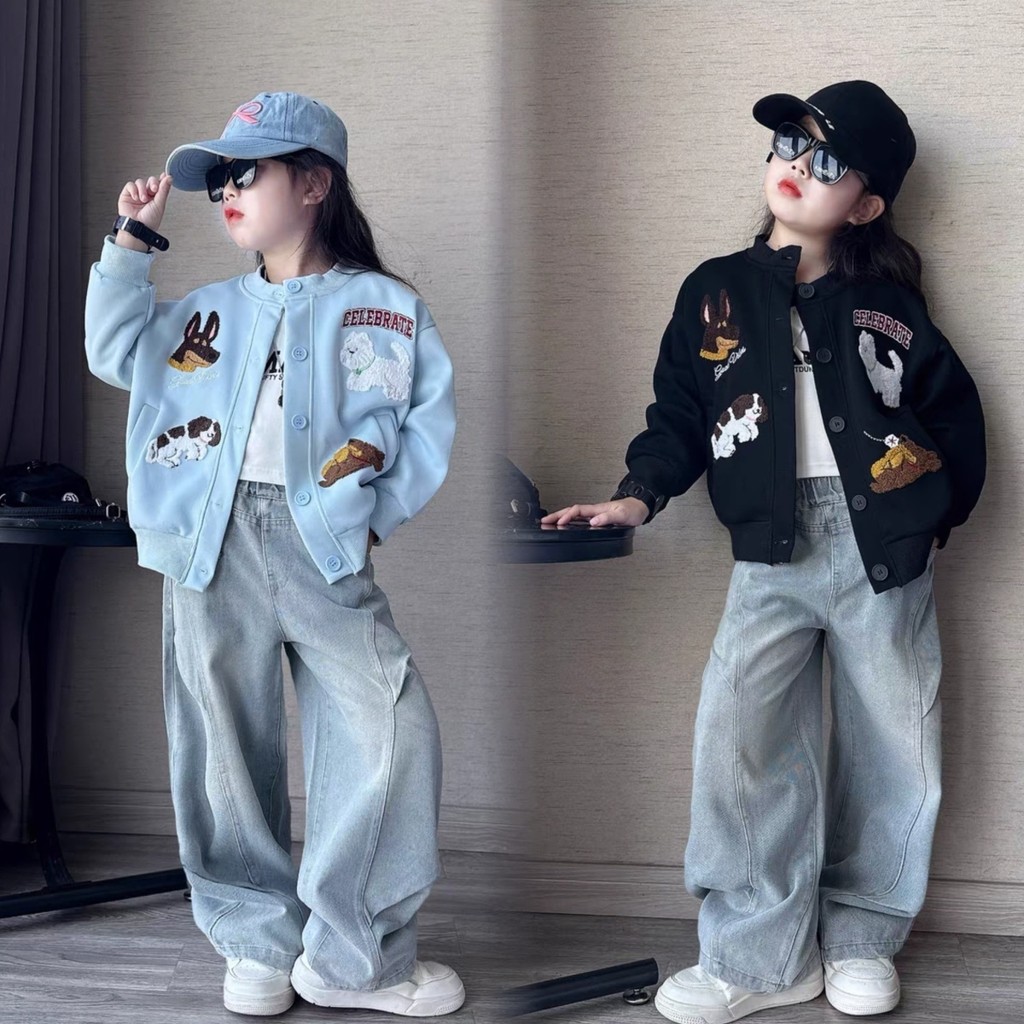 แจ็คเก็ตเบสบอลสำหรับฤดูใบไม้ร่วง ปักลายสวยงาม เหมาะกับหลากหลายไซส์ ใส่คู่กับกางเกงยีนส์แบบสองชิ้น