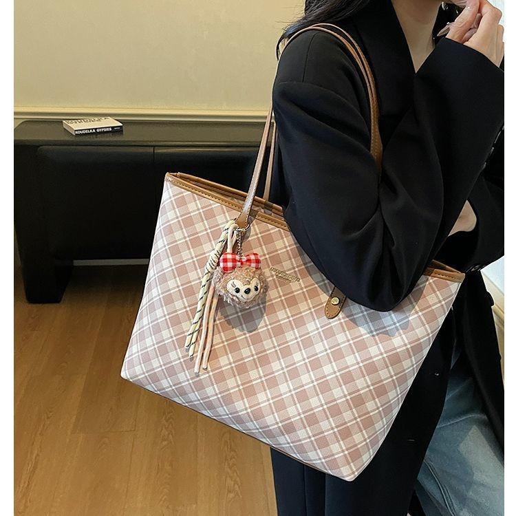 Light Luxury Organ Past Tote Bag หญิง 2025 สไตล์ใหม่ความจุขนาดใหญ่ Simple Classy Commuter กระเป๋าถือ