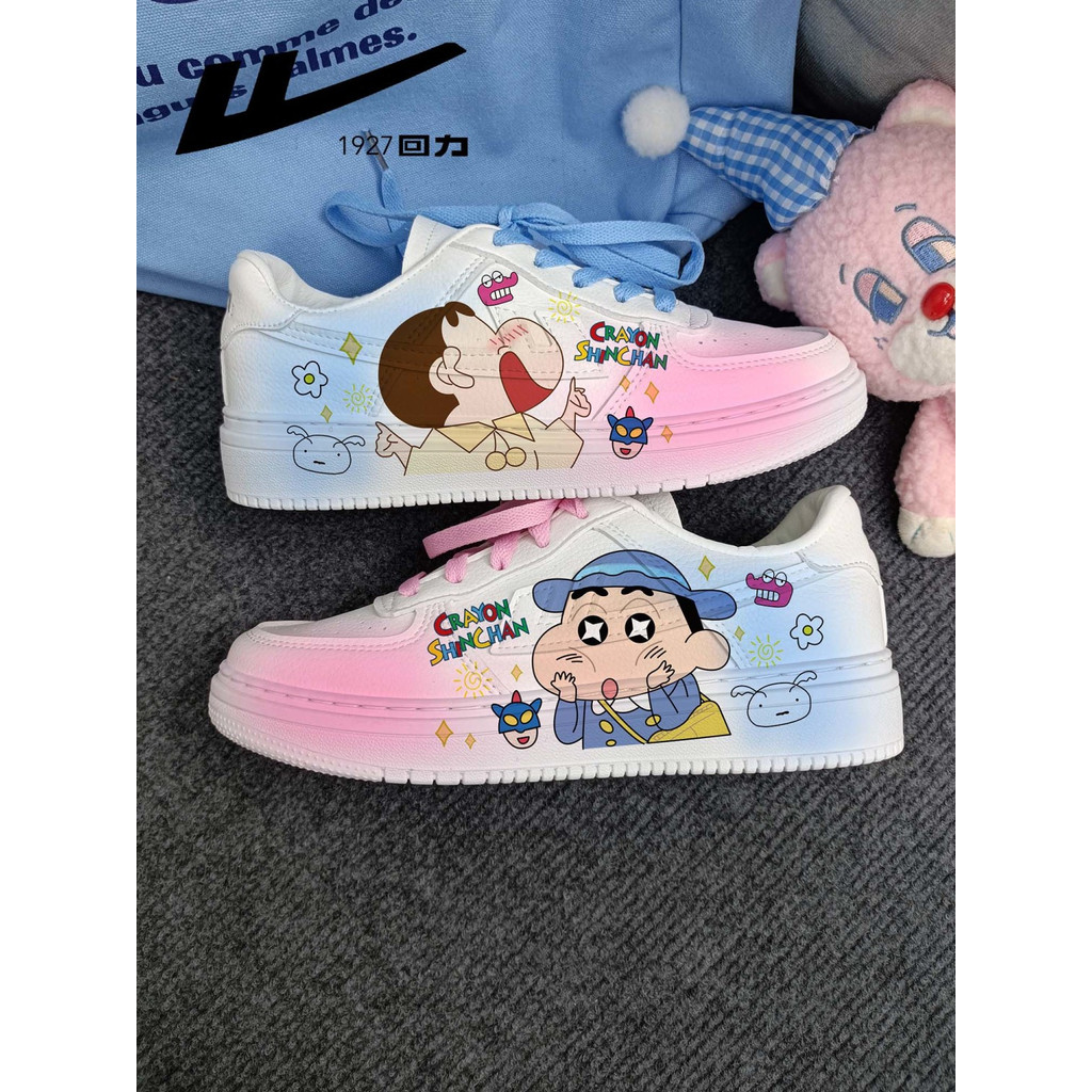 รองเท้าอาร์ตเวิร์คแบบมือวาด สไตล์ชินจัง สบาย ๆ ในสีขาว สำหรับฤดูใบไม้ผลิถึงฤดูร้อน