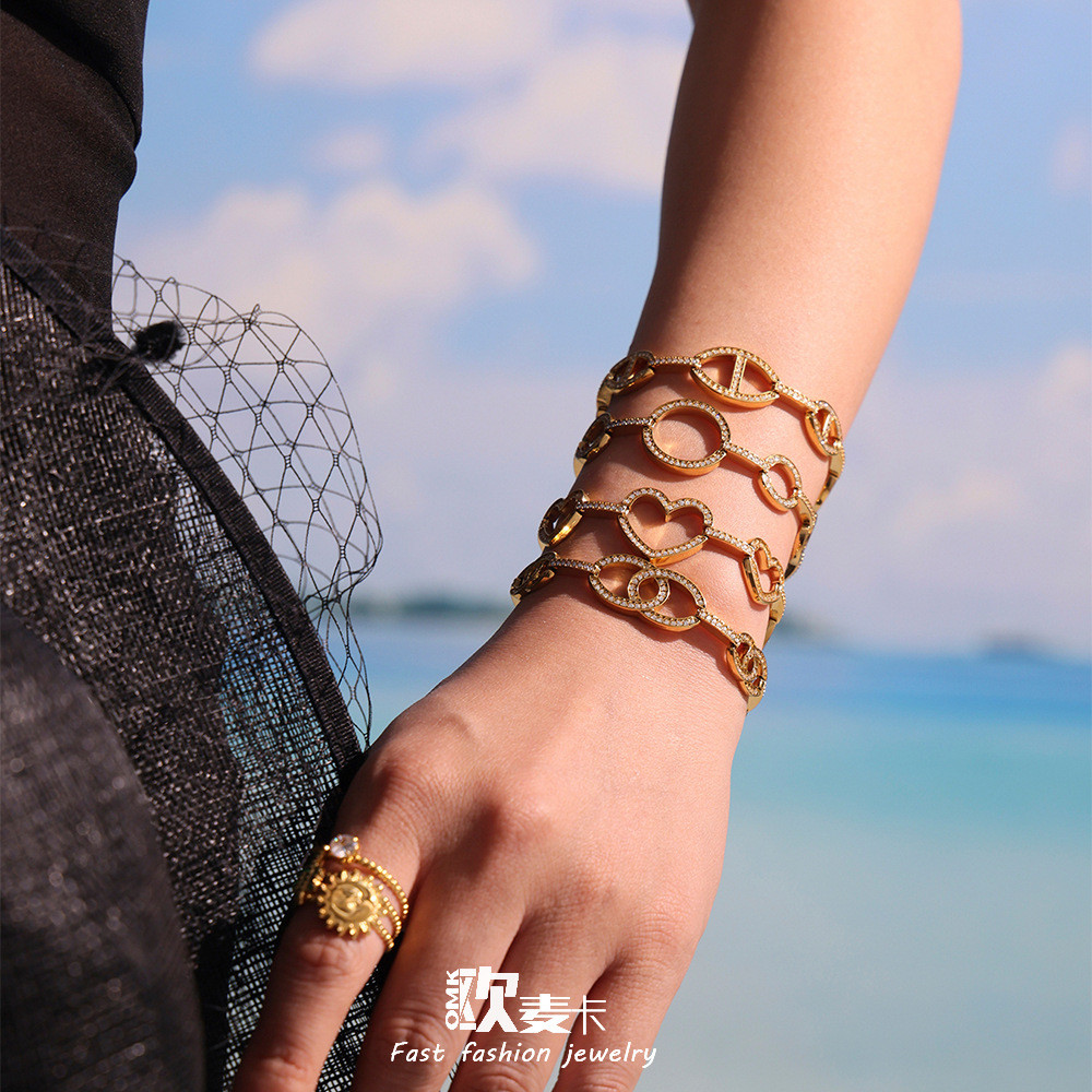 สร้อยข้อมือหรูหราOmaka 5A Zircon สไตล์ยุโรป ออกแบบเรขาคณิตสวยงาม