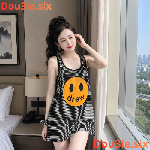Dou3le.six ชุดเดรส 2 สายลายทางหน้ายิ้ม ชุดเดรสทรงตรงผ้าฝ้ายยืดนุ่มและผู้หญิง