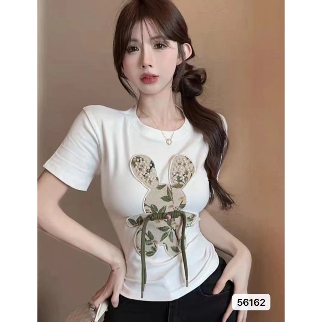 เคถักขนาดบวกเสื้อผ้าสตรีแฟชั่นรอบคออุตสาหกรรมหนักลูกปัดตุ๊กตาเย็บปักถักร้อยหัวเข็มขัดแขนสั้นฉันมีควา