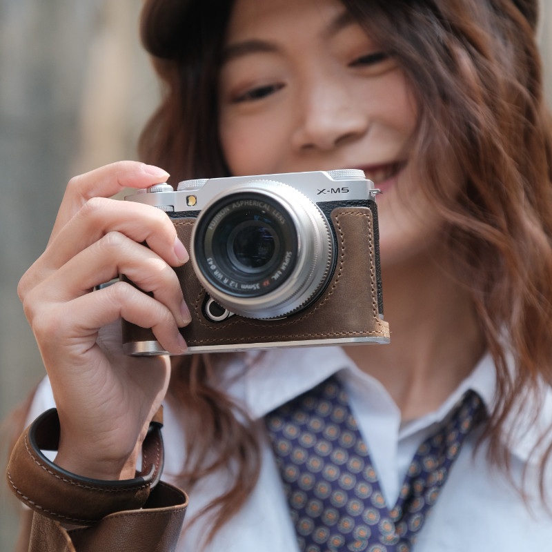 [จัดส่งด่วน] พร้อมสต็อก sven สินค้าใหม่ Fuji xm5 Handle Protective Case xm5 Handle Camera Case เคสฐา
