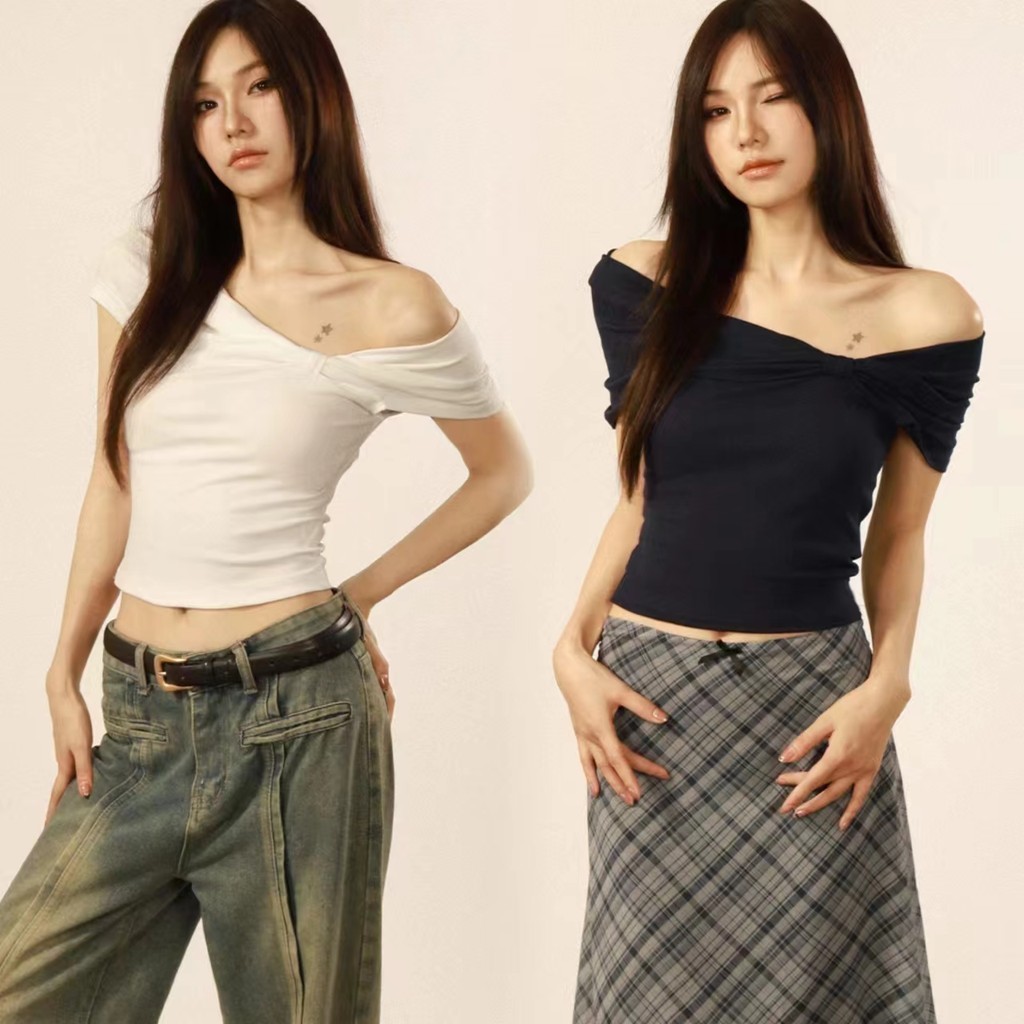 Bella Shop  เสื้อออกแบบโบว์ เสื้อยืดแขนสั้นไหล่เดียวอารมณ์อ่อนโยน