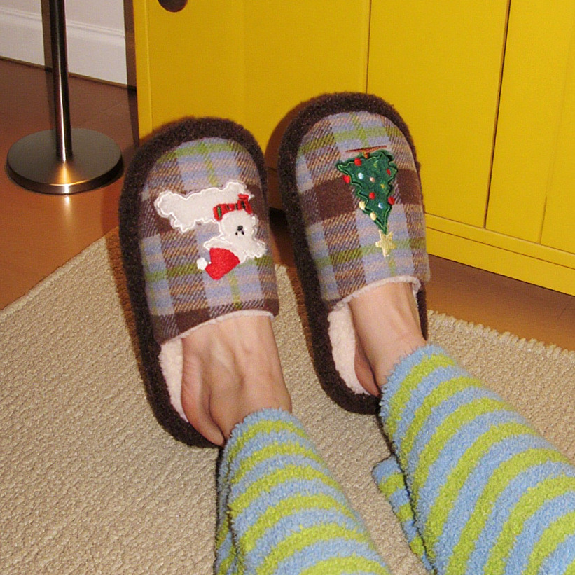 XIXITIAO รองเท้าแตะผ้าฝ้ายผู้หญิง สำหรับในห้องนอน ลายสุนัขและต้นคริสต์มาส กันหนาว แนวคิดสร้างสรรค์
